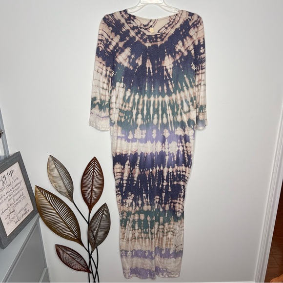 M22 Raquel Allegra Half Sleeve Caftan Dress in Violet Tie Dye Violet Tie Dye - Picture 2 of 6